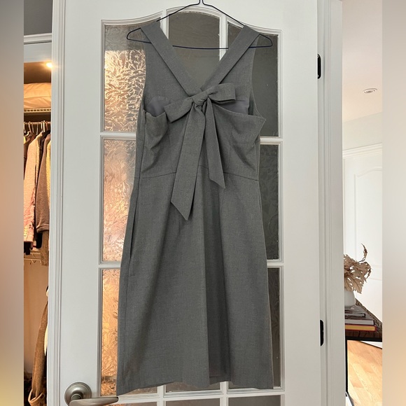 Banana Republic Cocktail Bow Dress - V-neck with pockets - Picture 4 of 8